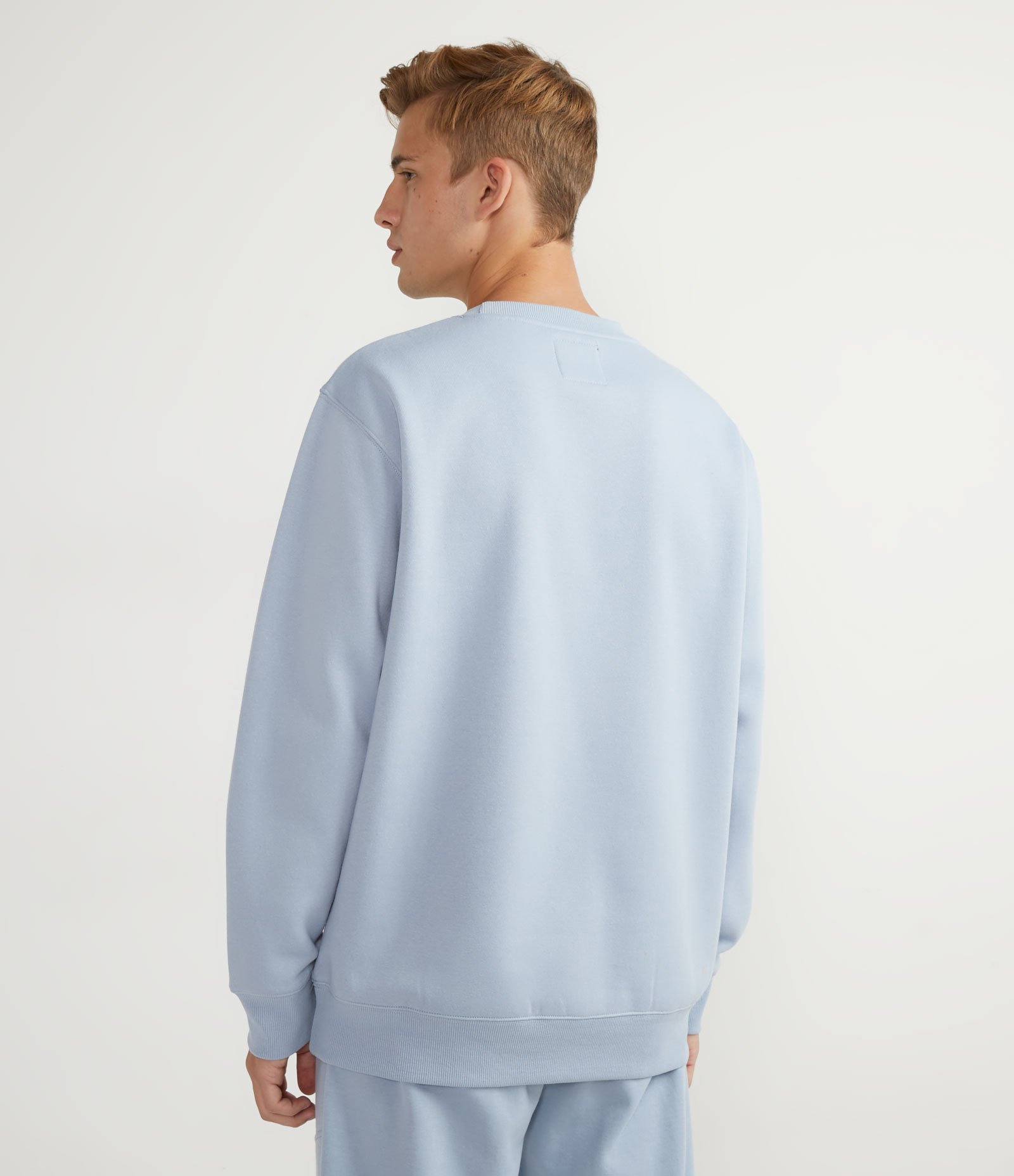 Blusão Fechado Básico em Moletom com Detalhes em Ribana 2