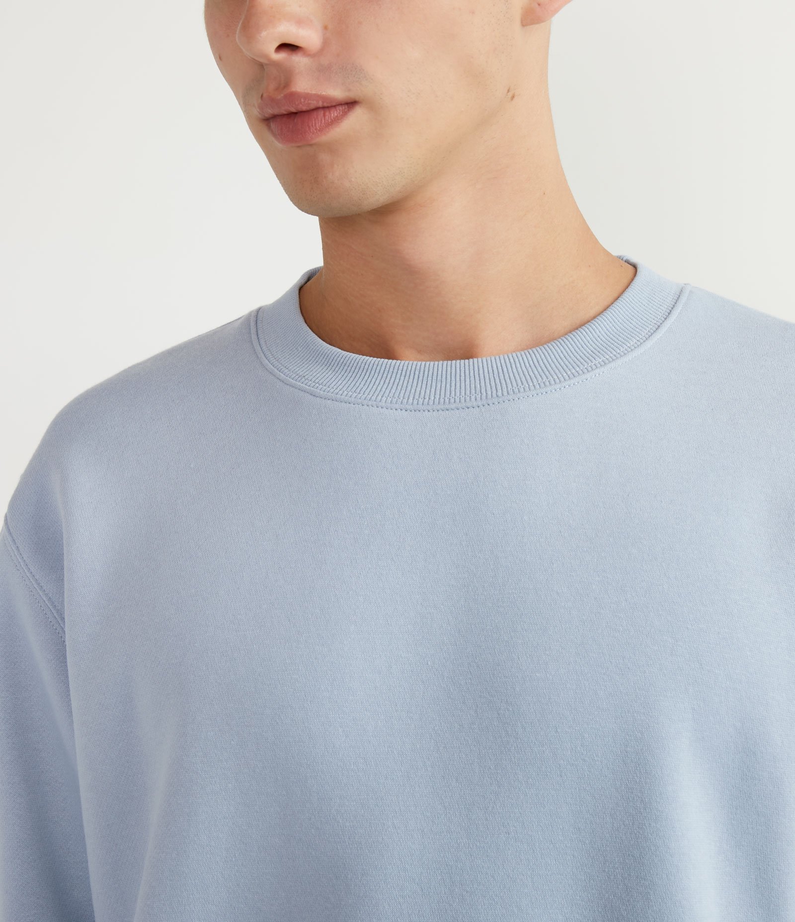 Blusão Fechado Básico em Moletom com Detalhes em Ribana 3