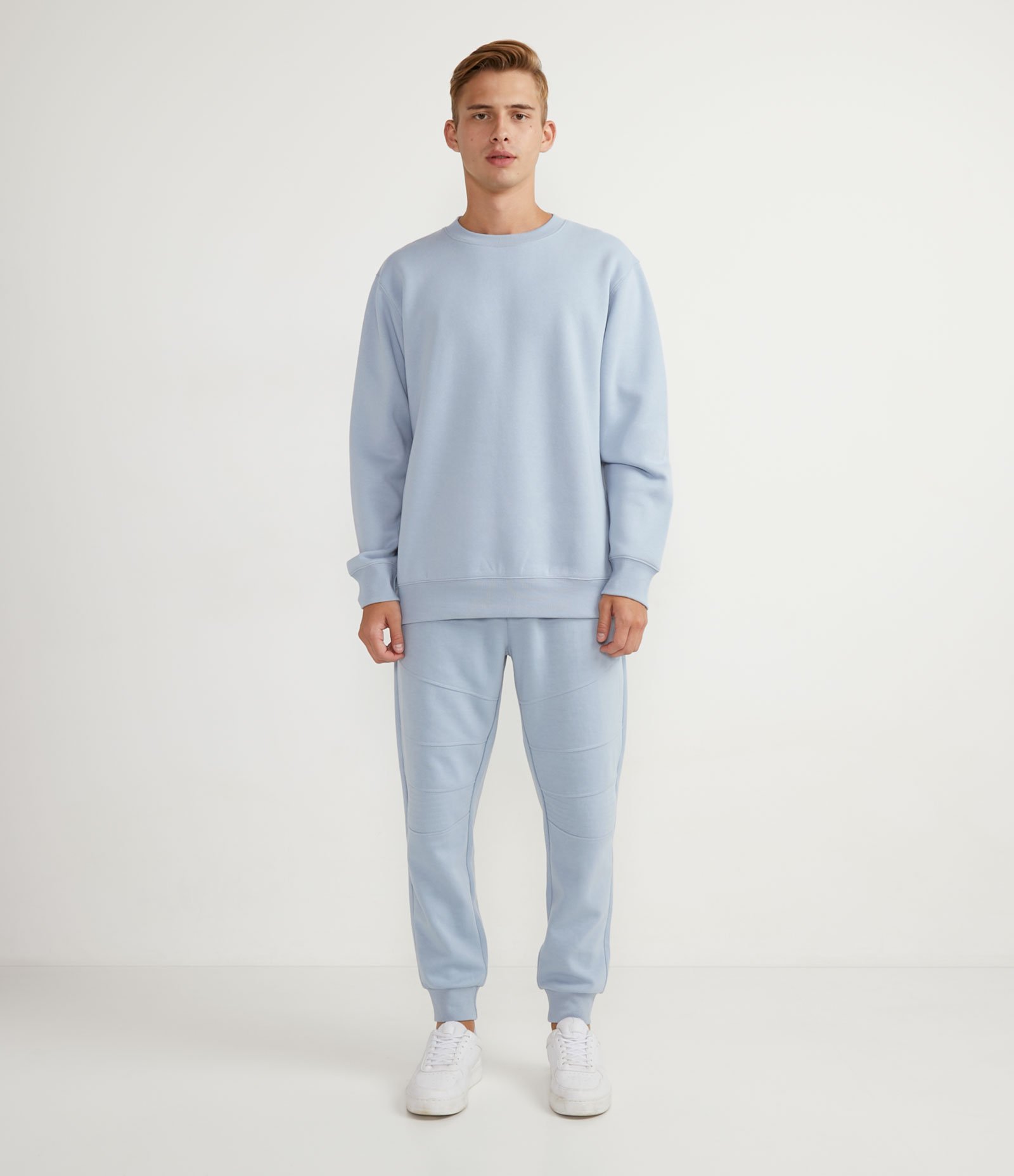 Blusão Fechado Básico em Moletom com Detalhes em Ribana 4