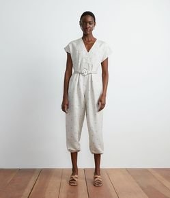 Macacão Longo em Linho com Bordado Poá e Pregas Frontais