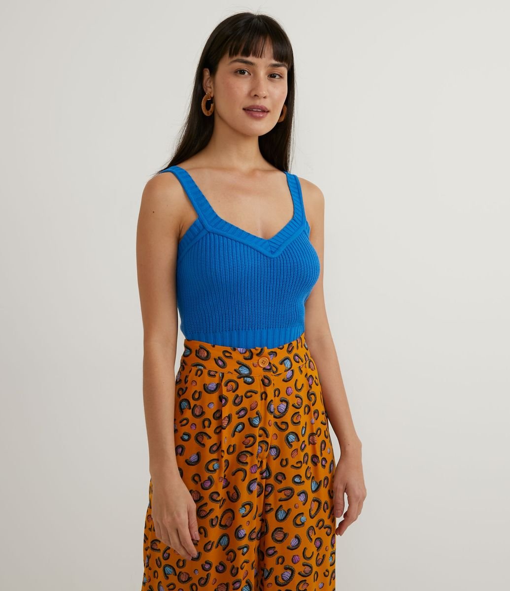 Blusa Regata Curta em Tricô com Decote V Menor preço em Blusa Regata Curta em Tricô com Decote V