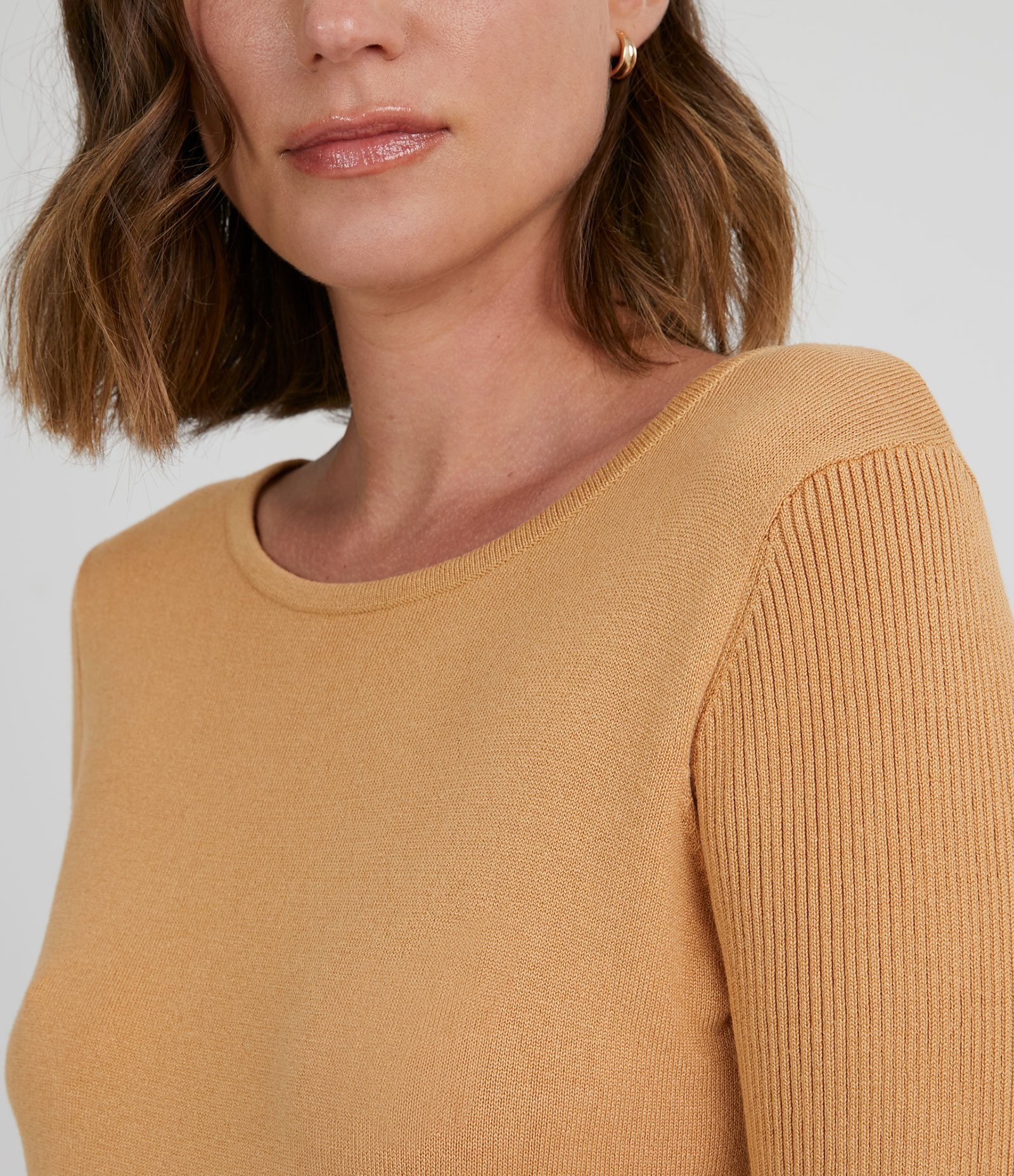 Suéter Alongado em Tricô com Manga Longa Bege 3