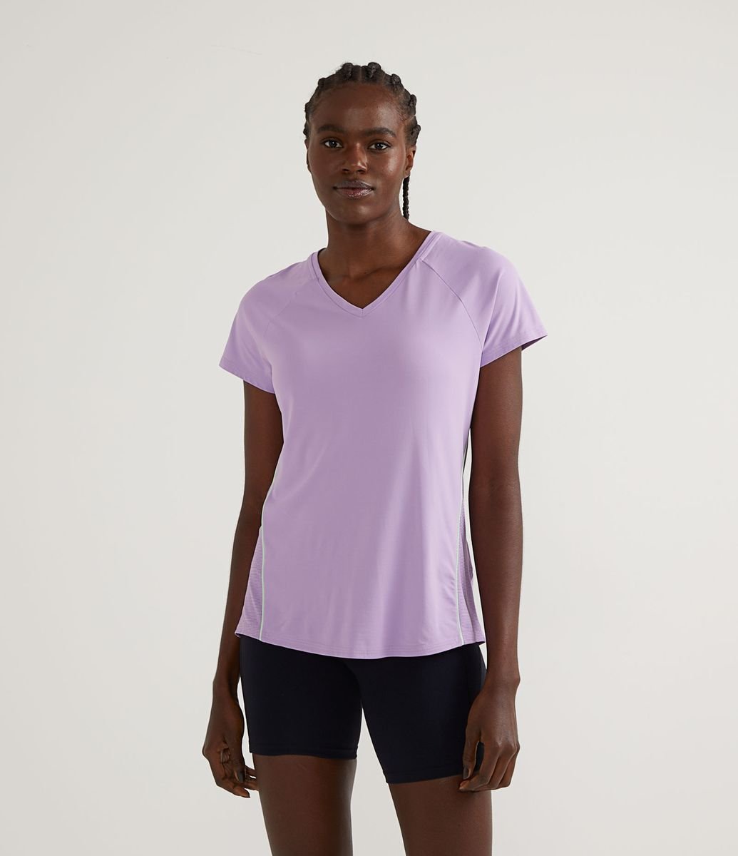Menor preço em Camiseta Esportiva em Poliamida com Recortes Texturizados e Vivos Contrastantes