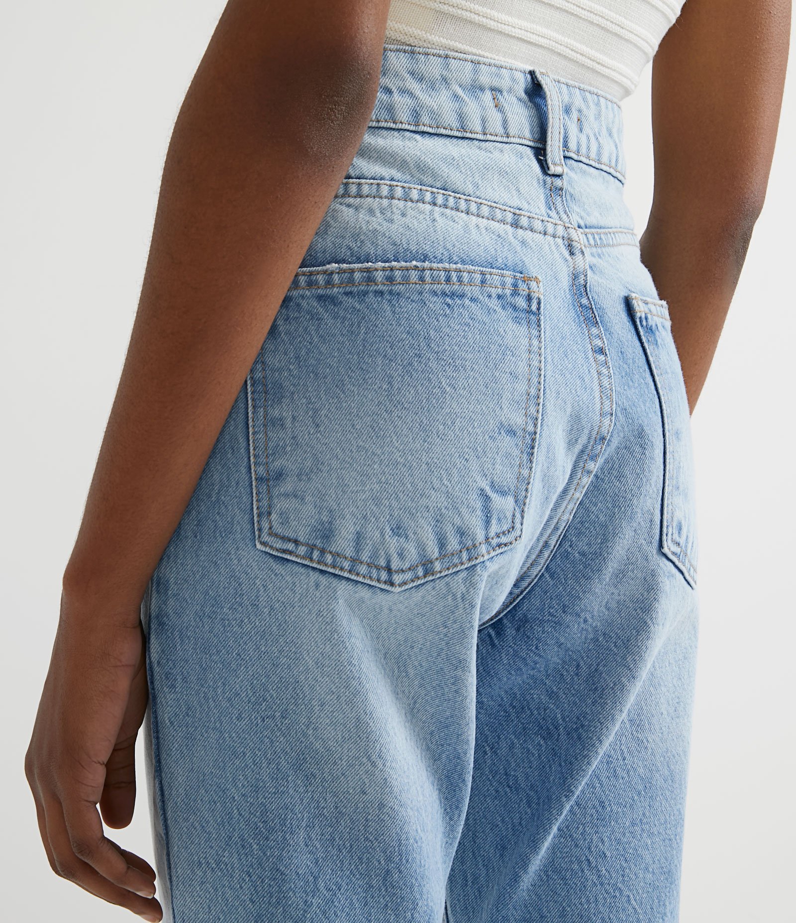 Calça Reta Jeans Liso com Puídos e Lenço Estampado Azul 4