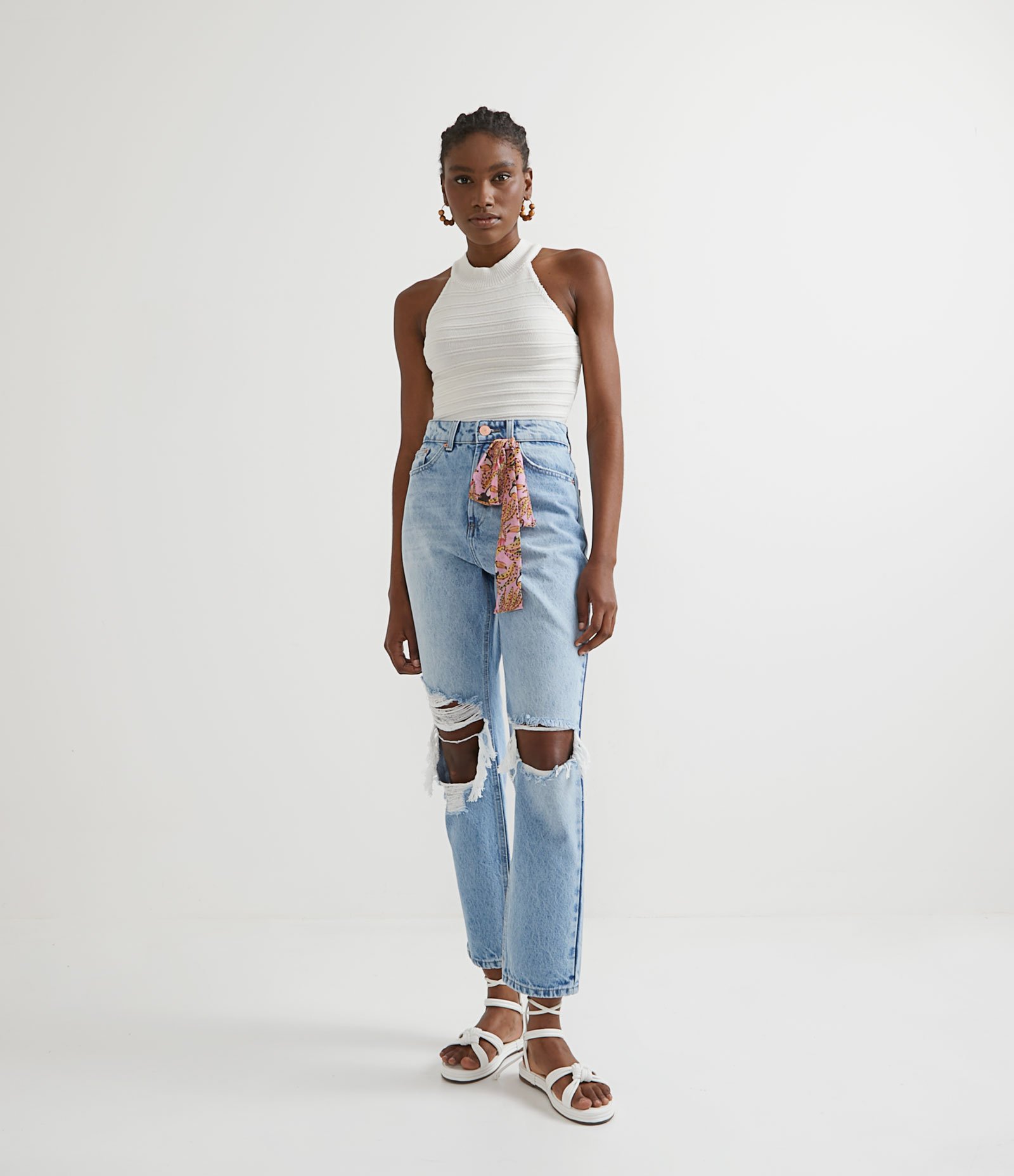 Calça Reta Jeans Liso com Puídos e Lenço Estampado Azul 5