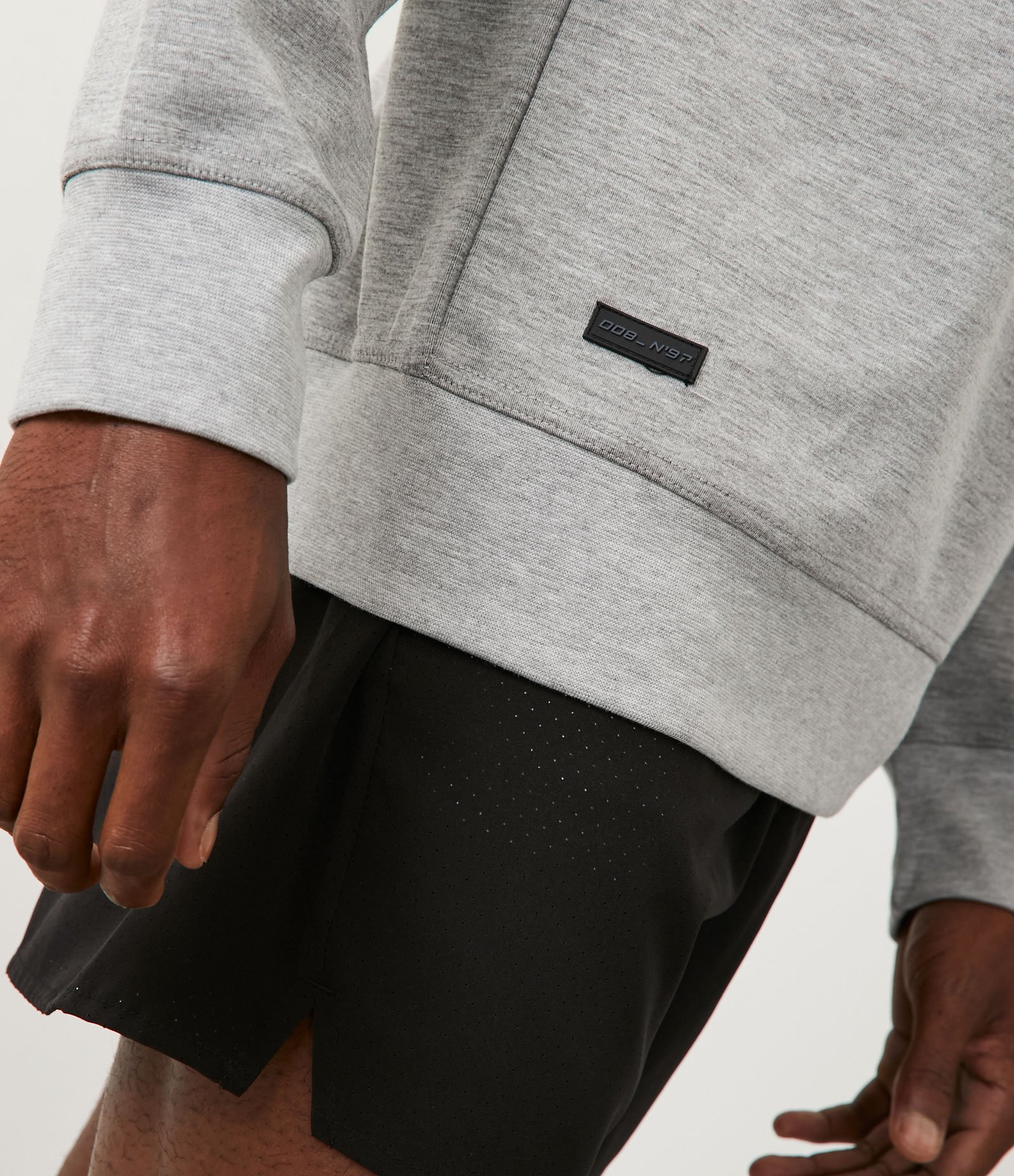 Casaco Fechado Esportivo com Punho Ajustado e Etiqueta Aplicada 5