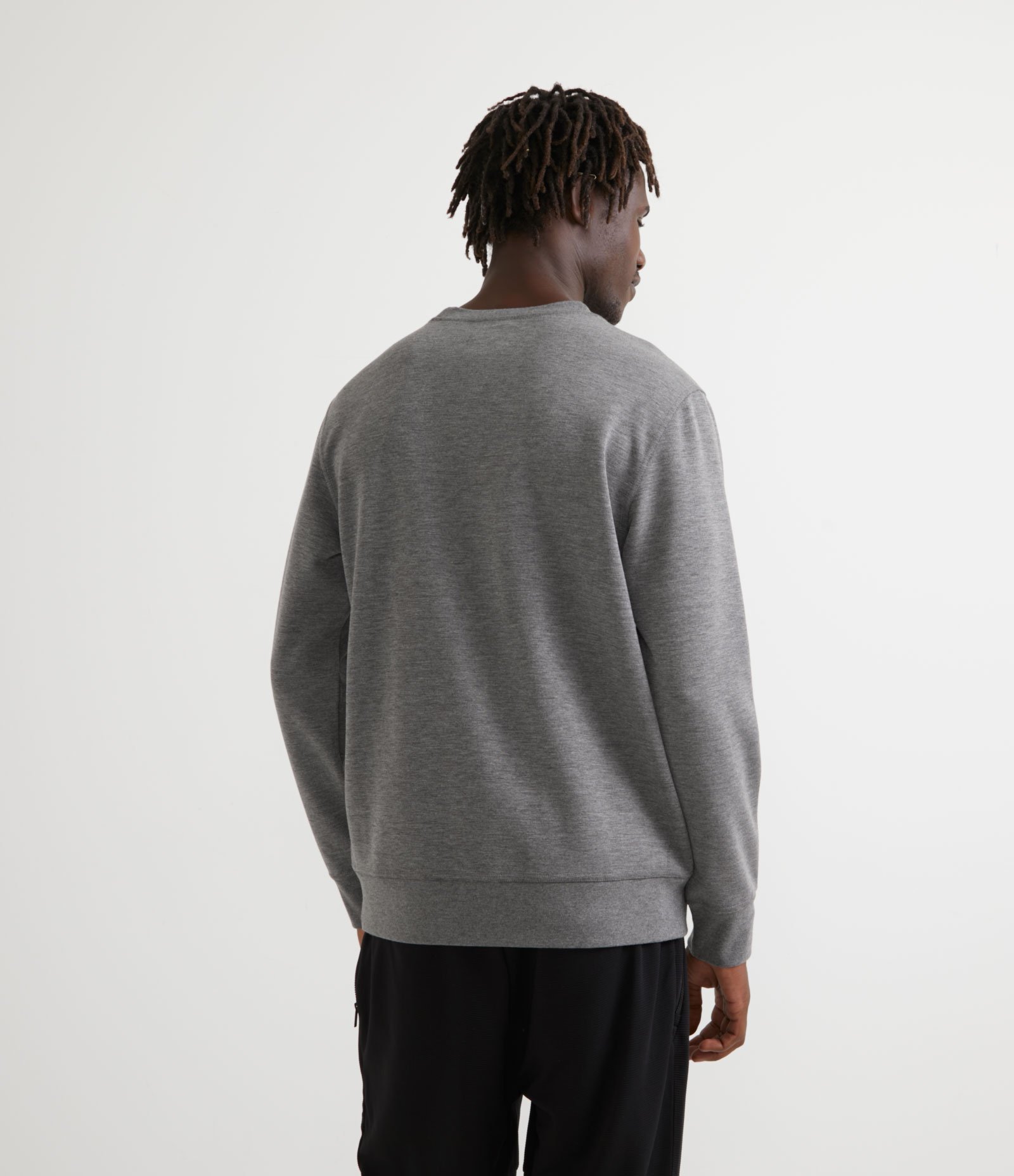 Casaco Fechado Esportivo com Punho Ajustado e Etiqueta Aplicada Cinza Médio 2