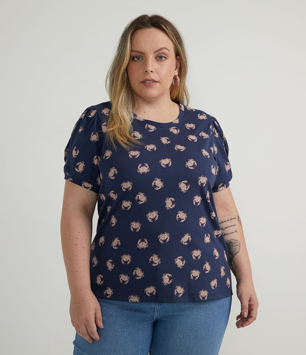 Blusa em Algodão com Manga Bufante e Estampa de Caranguejos Curve & Plus Size Menor preço em Blusa em Algodão com Manga Bufante e Estampa de Caranguejos Curve & Plus Size