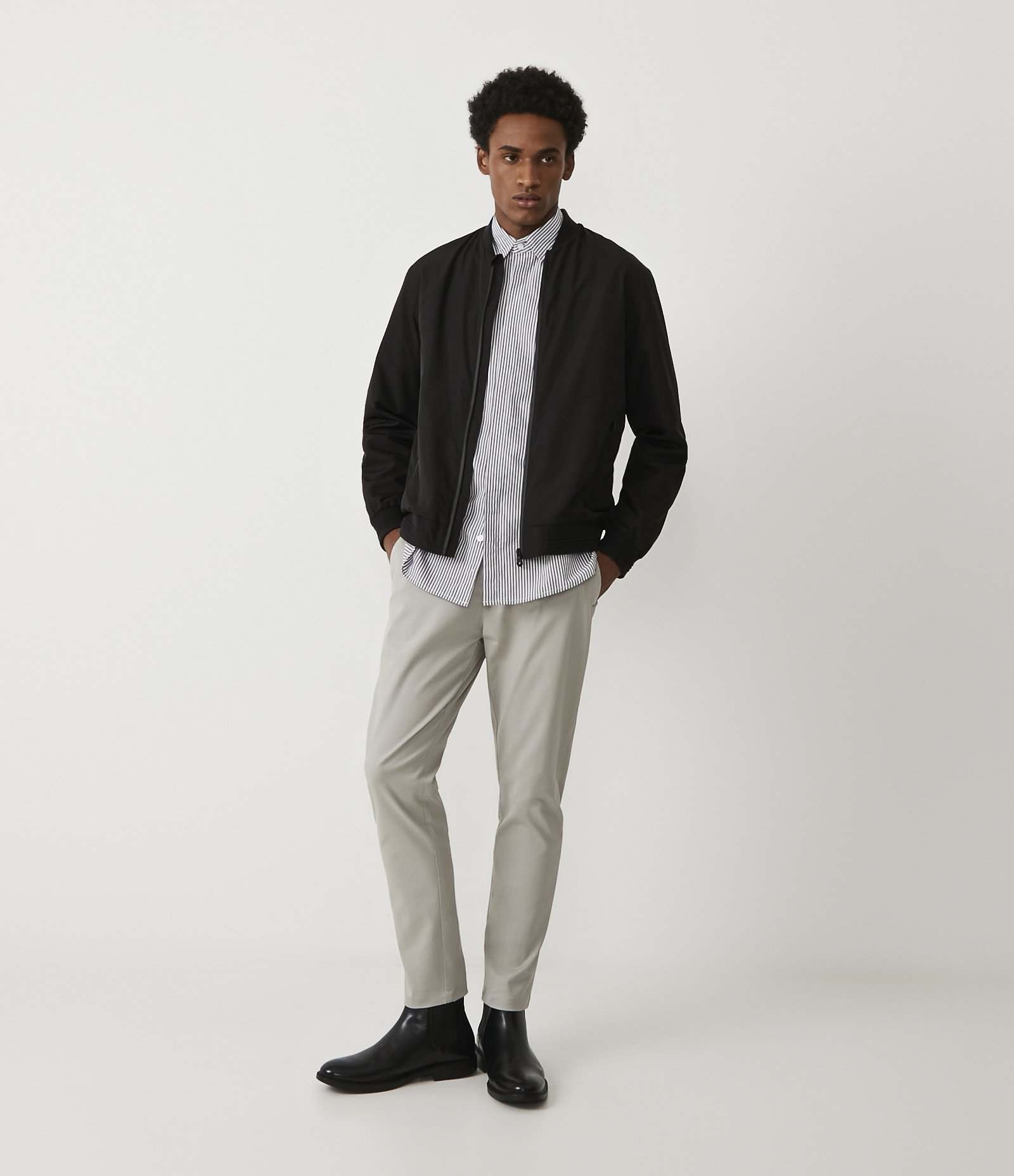 Jaqueta Bomber em Poliamida com Bolsos Fusionados 2