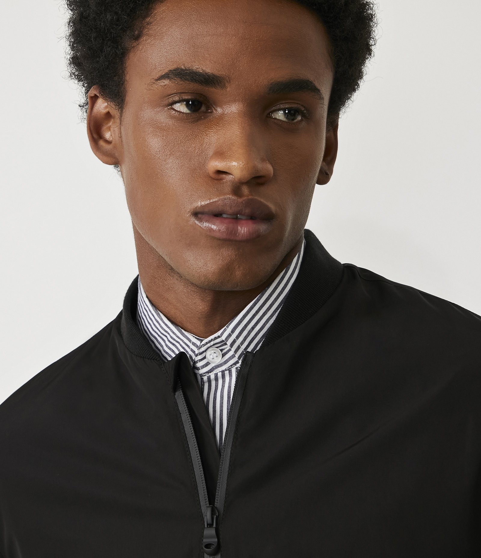 Jaqueta Bomber em Poliamida com Bolsos Fusionados 3