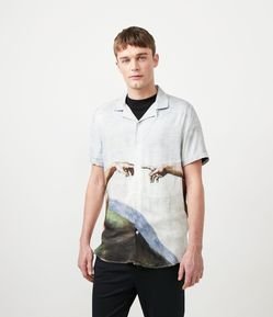 Camisa Slim em Viscose Manga Curta com Estampa Artística
