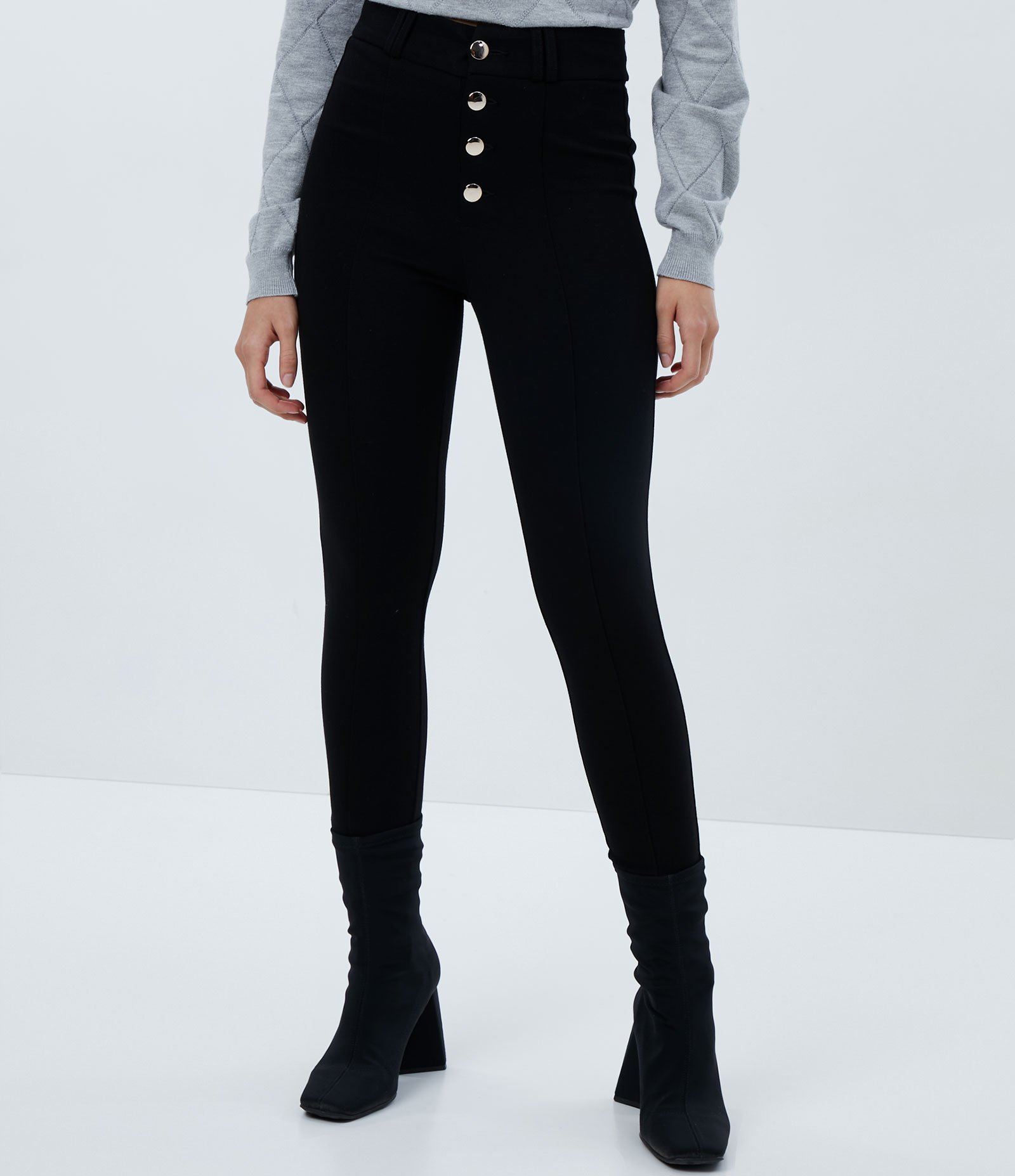 Calça Legging em Ponto Roma com Botões Metalizados Frontais Preto 1