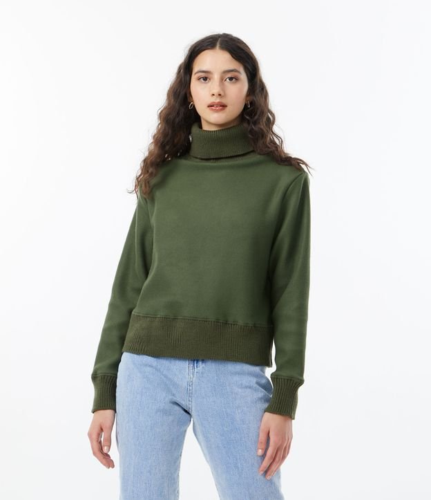 Suéter en Tejido de Punto con Cuello Alto y Barra Ancha Verde 1