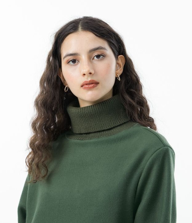 Suéter en Tejido de Punto con Cuello Alto y Barra Ancha Verde 4
