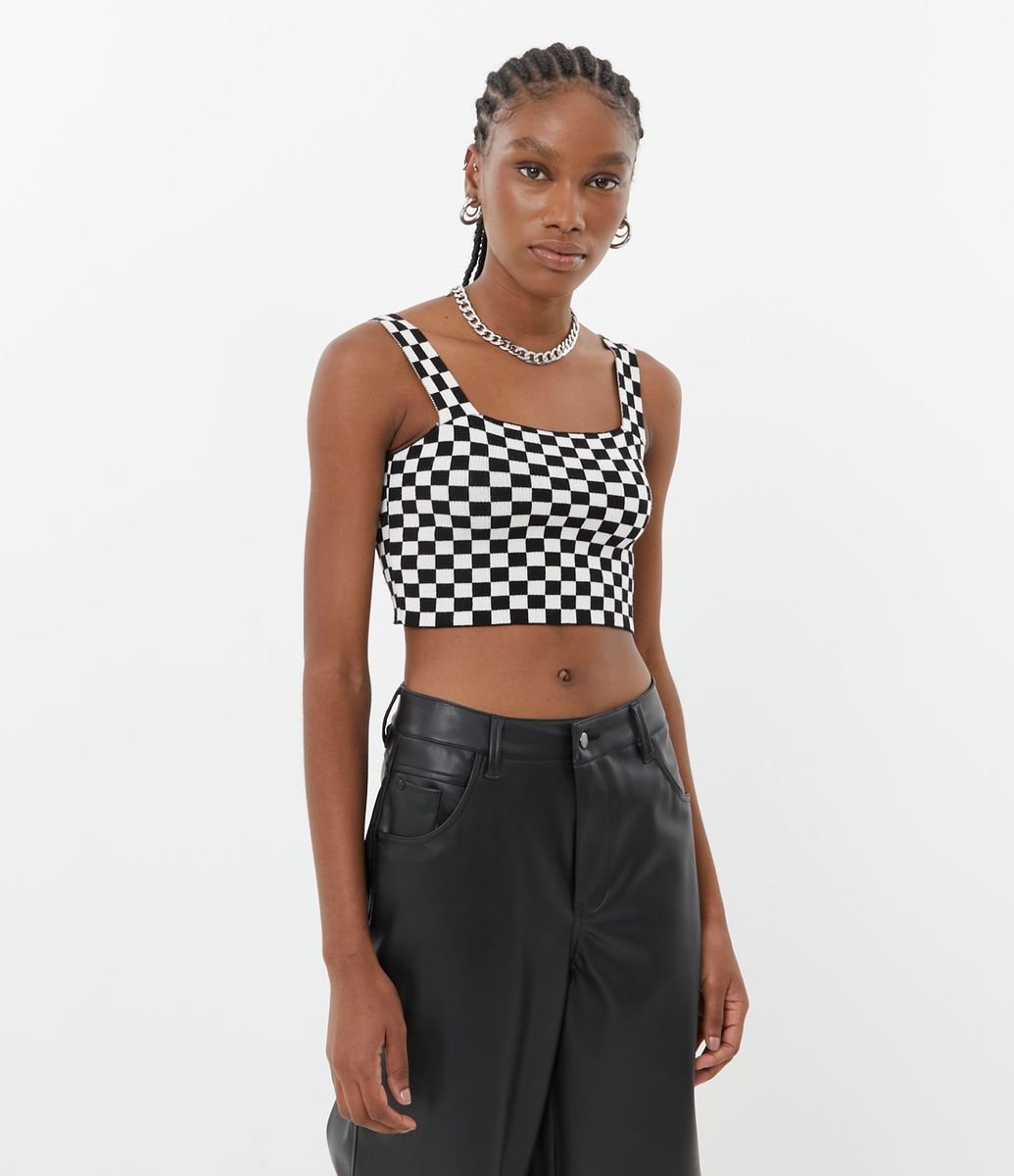 Blusa Regata Cropped em Tricô com Estampa Quadriculada Menor preço em Blusa Regata Cropped em Tricô com Estampa Quadriculada