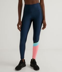 Calça Legging Esportiva em Poliamida com Recorte Transversal na Barra