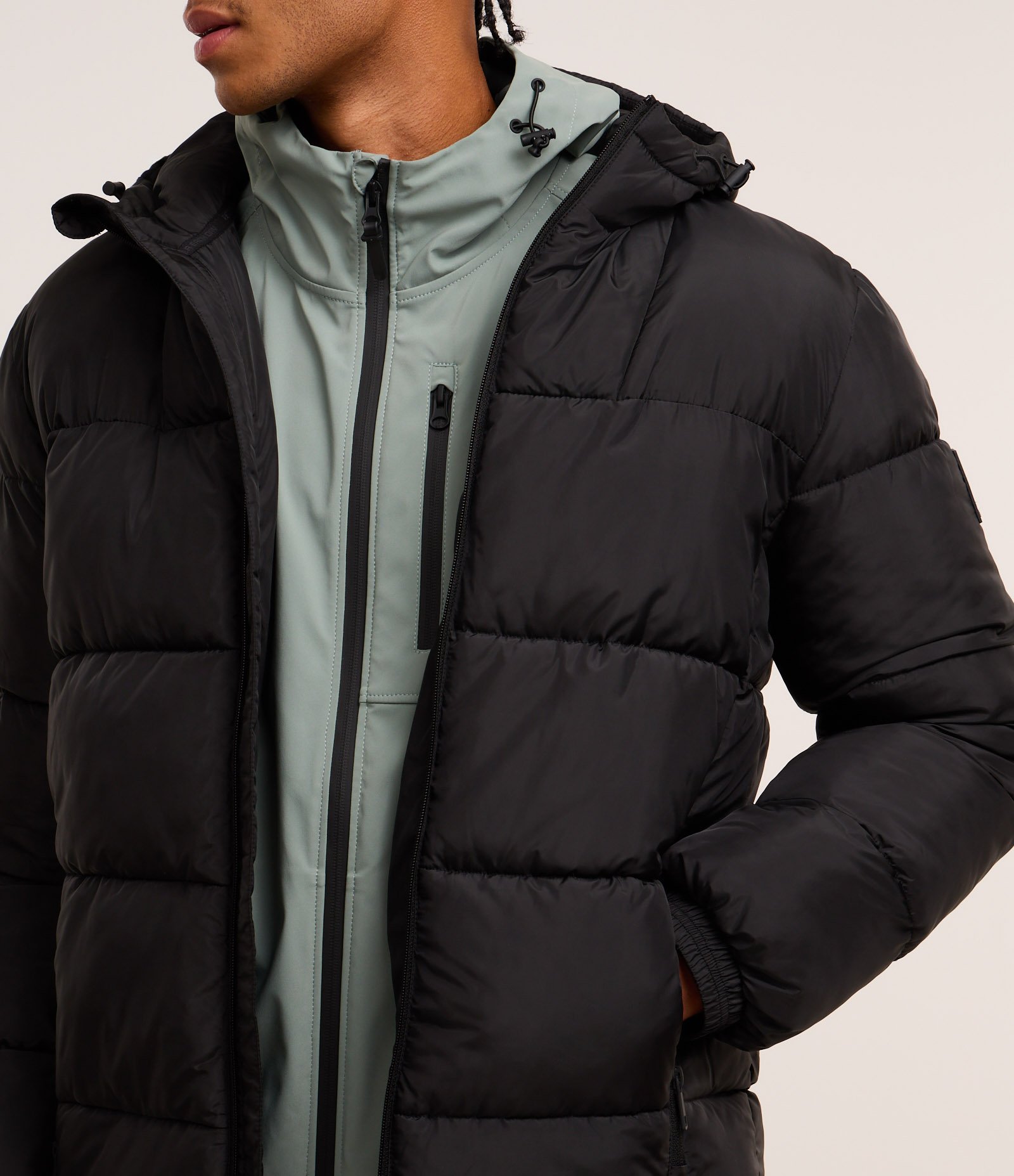 Jaqueta Puffer Esportiva com Bolsos com Zíper Preto 3