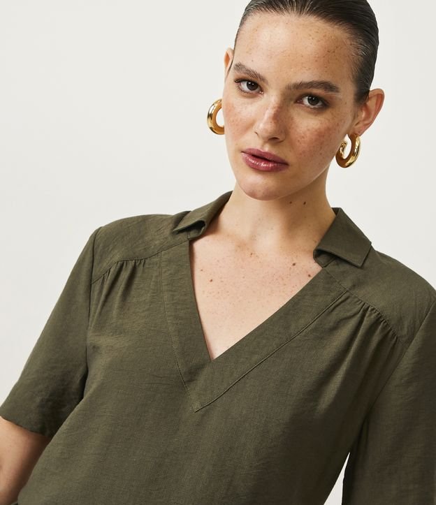 Blusa en Lino con Recorte Verde 4