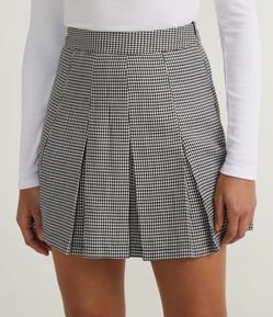 Saia Curta com Estampa Xadrez Pied de Poule e Pregas