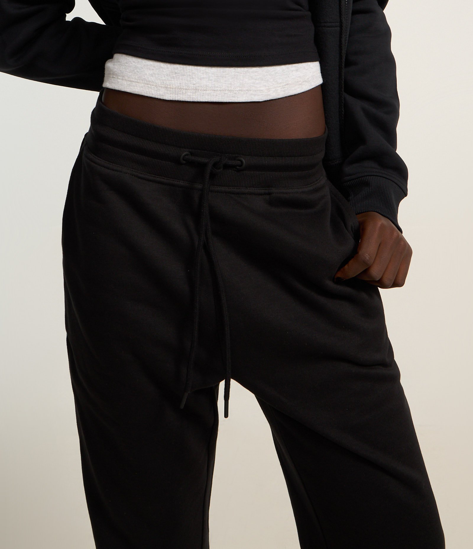 Calça Jogger em Moletom com Cós Elástico e Amarração Preto 3