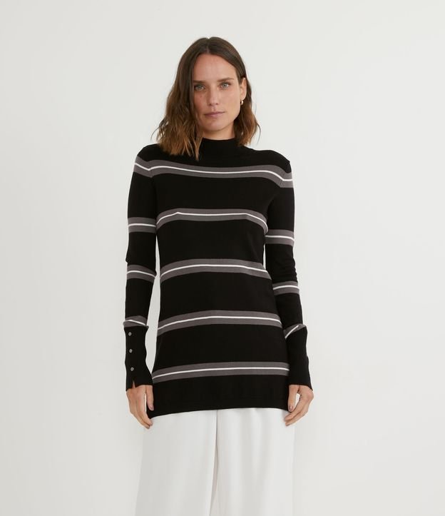 Blusa em Tricô com Gola Alta e Manga Longa e Estampa com Listras