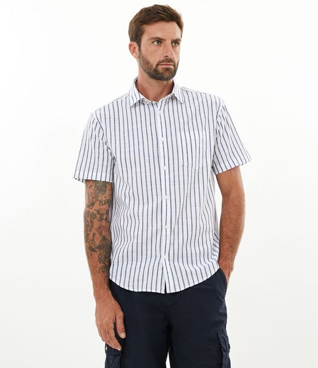 Camisa Comfort em Algodão Manga Curta com Estampa Listrada