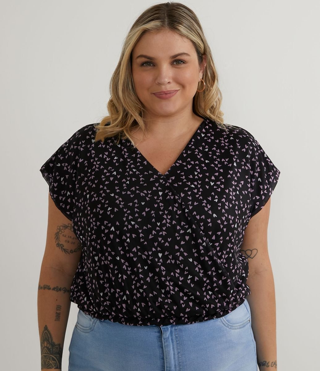 blusa de tule bordado plus size
