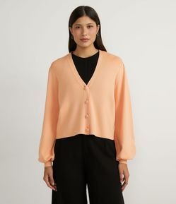 Casaco Curto em Tricô com Manga Bufante e Botões Forrados