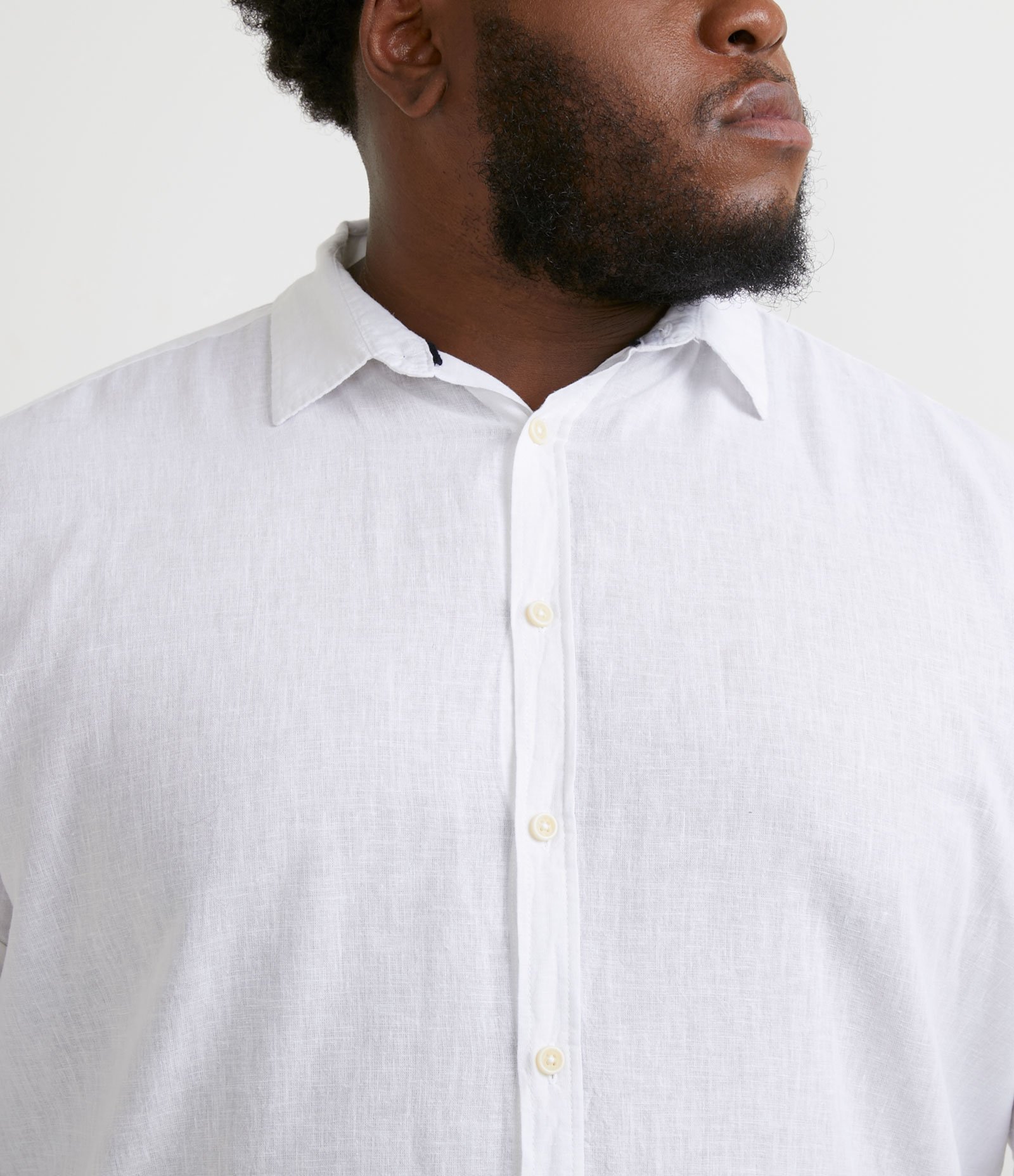 Camisa Comfort em Linho Manga Longa - Plus Size Branco 3