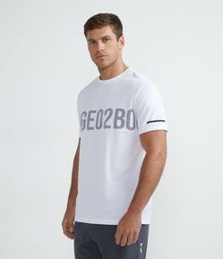 Camiseta Esportiva Manga Curta com Estampa em Lettering