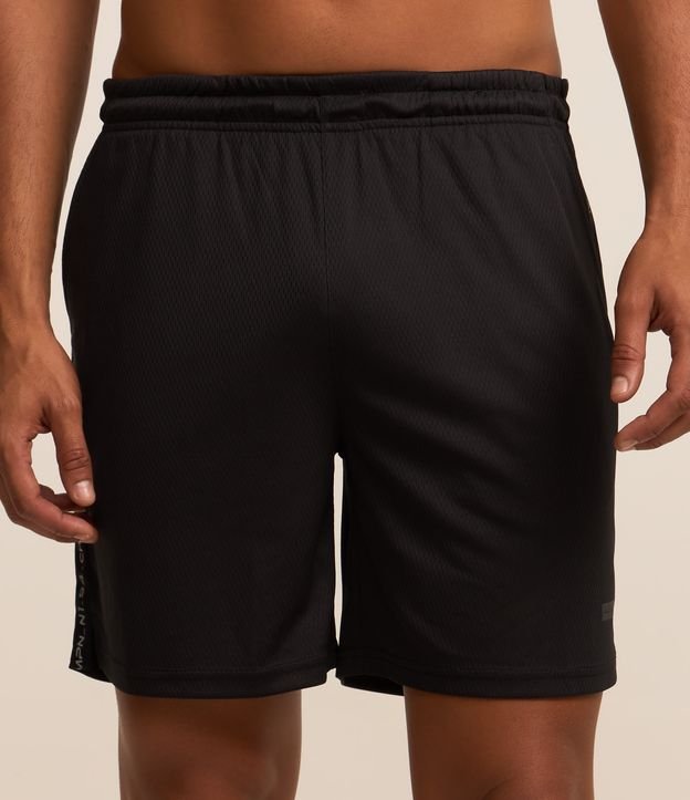 Bermuda EsportivaDry Fit com Estampa Lateral Preto 4