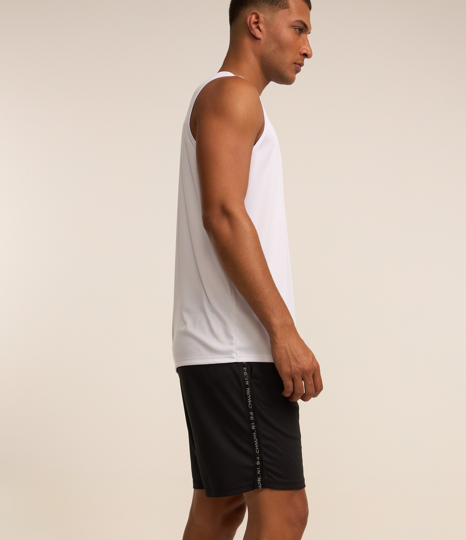 Bermuda Esportiva Tecnologia Dry com Estampa Lateral Preto 3