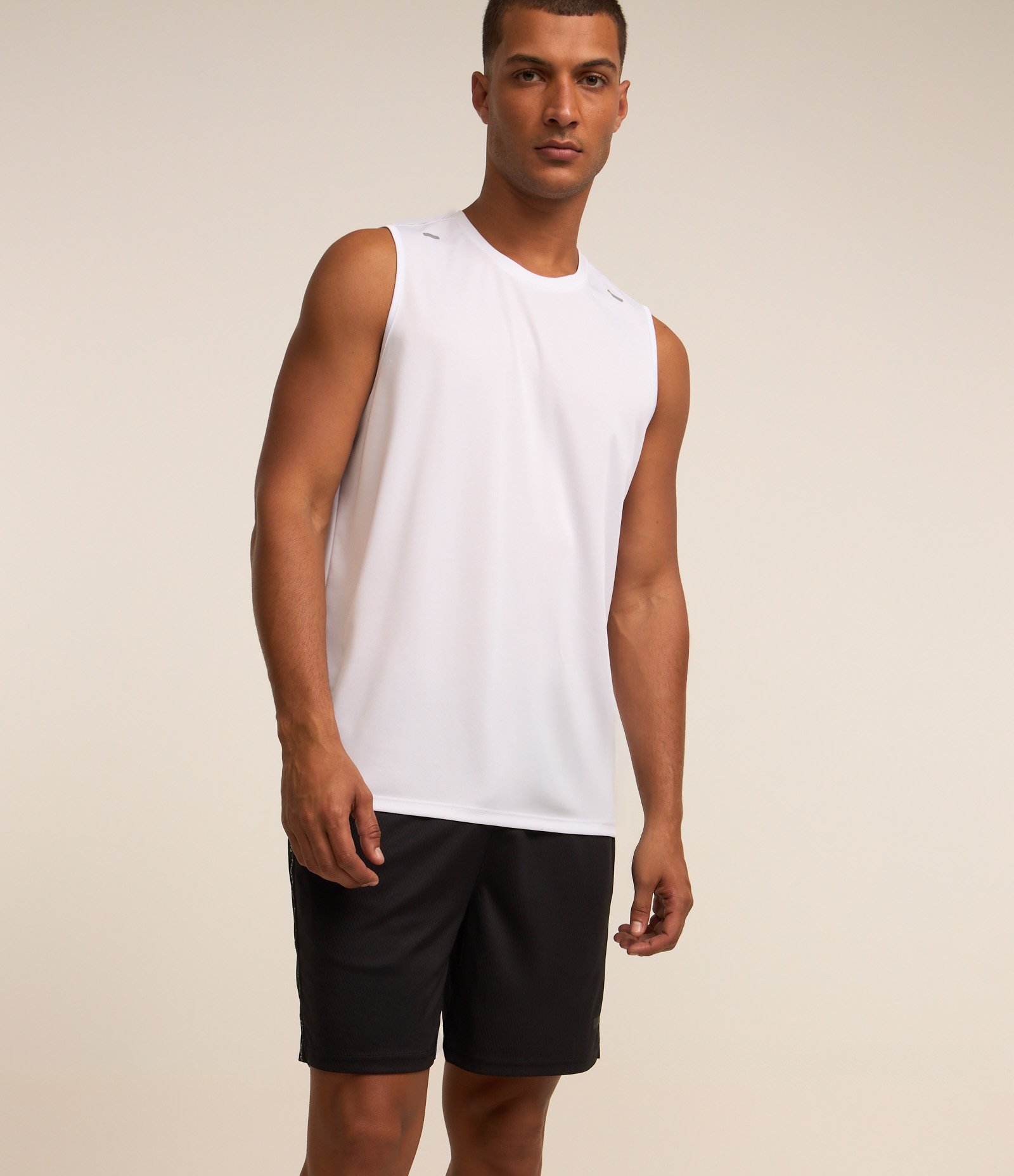 Bermuda Esportiva Tecnologia Dry com Estampa Lateral Preto 5