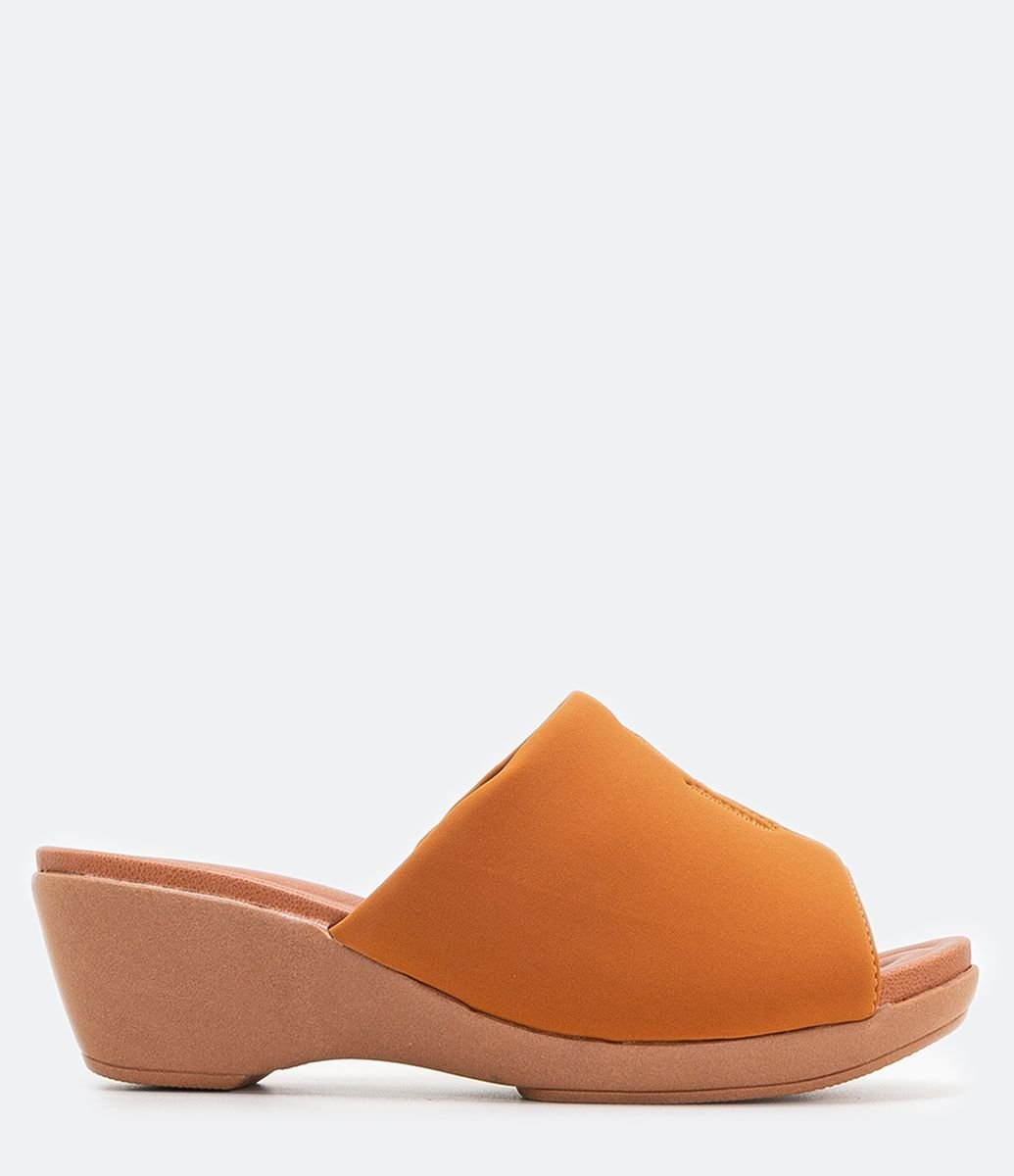 Sandália Tamanco Plataforma com Tira Larga Marrom