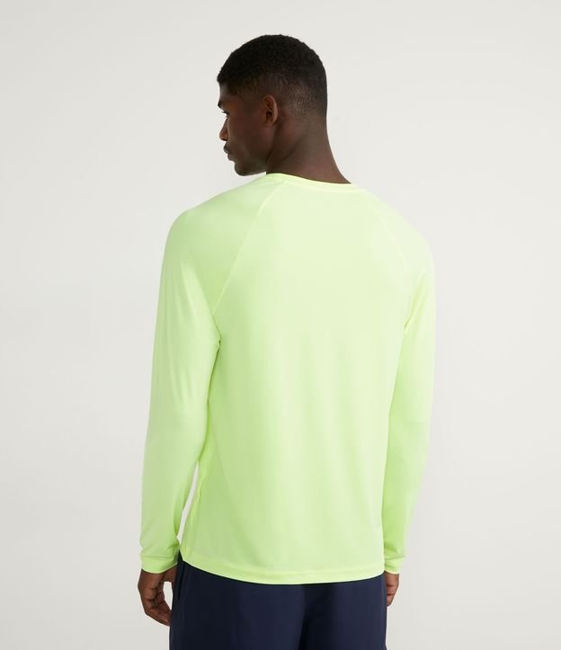 Camiseta Esportiva Manga Longa com Estampa Minimalista Verde 2