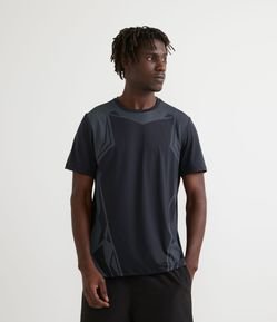 Camiseta Esportiva Manga Curta com Estampa Geométrica