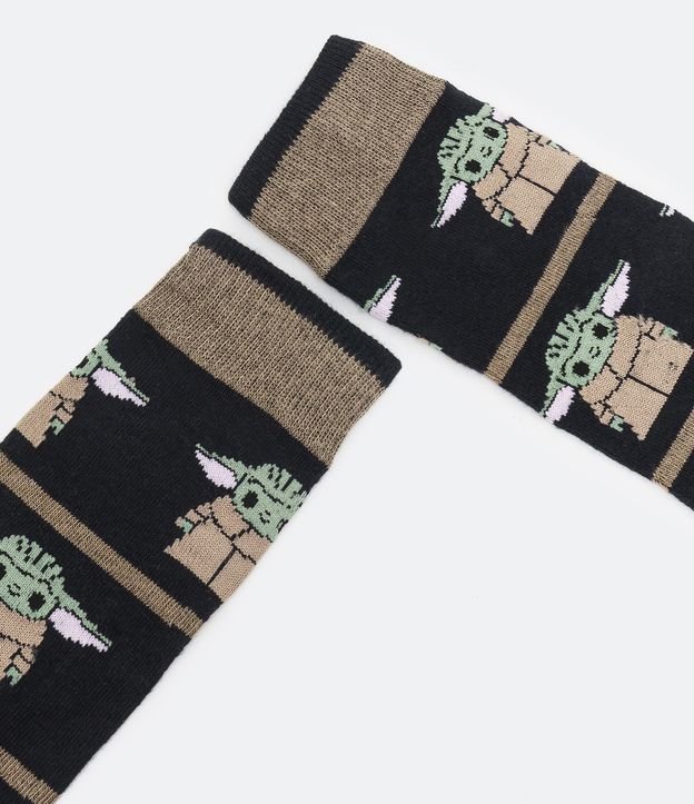 Media Caño Alto en Algodón con Estampado Baby Yoda Negro 5