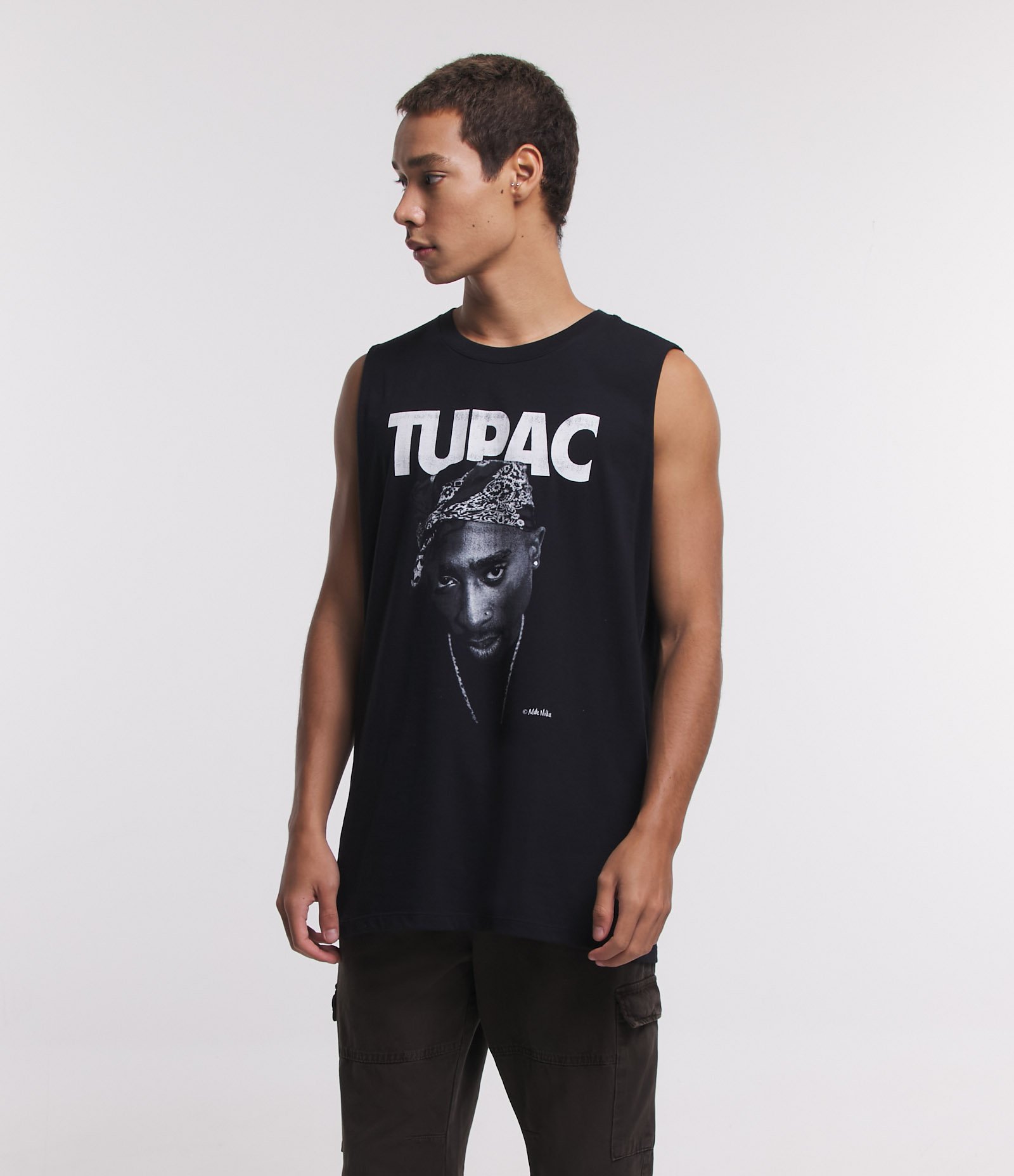 Regata em Algodão com Estampa Tupac Preto 1