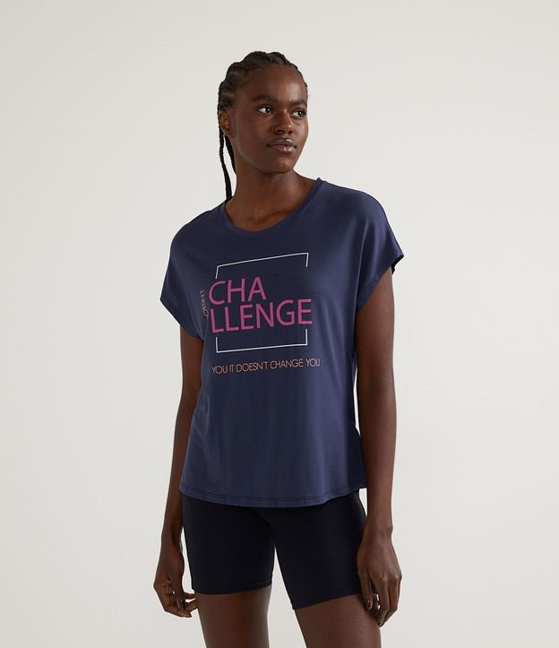 Camiseta Esportiva sem Cava com Estampa Localizada "Chalenge" - Cor: Azul - Tamanho: G