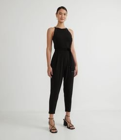 Macacão Longo em Jersey com Detalhes nas Cavas e Faixa para Amarração