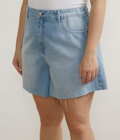Short Mom em Jeans com Bordado de Caranguejo no Bolso Curve & Plus Size
