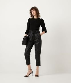 Calça Clochard em Poliuretano com Faixa de Amarração na Cintura