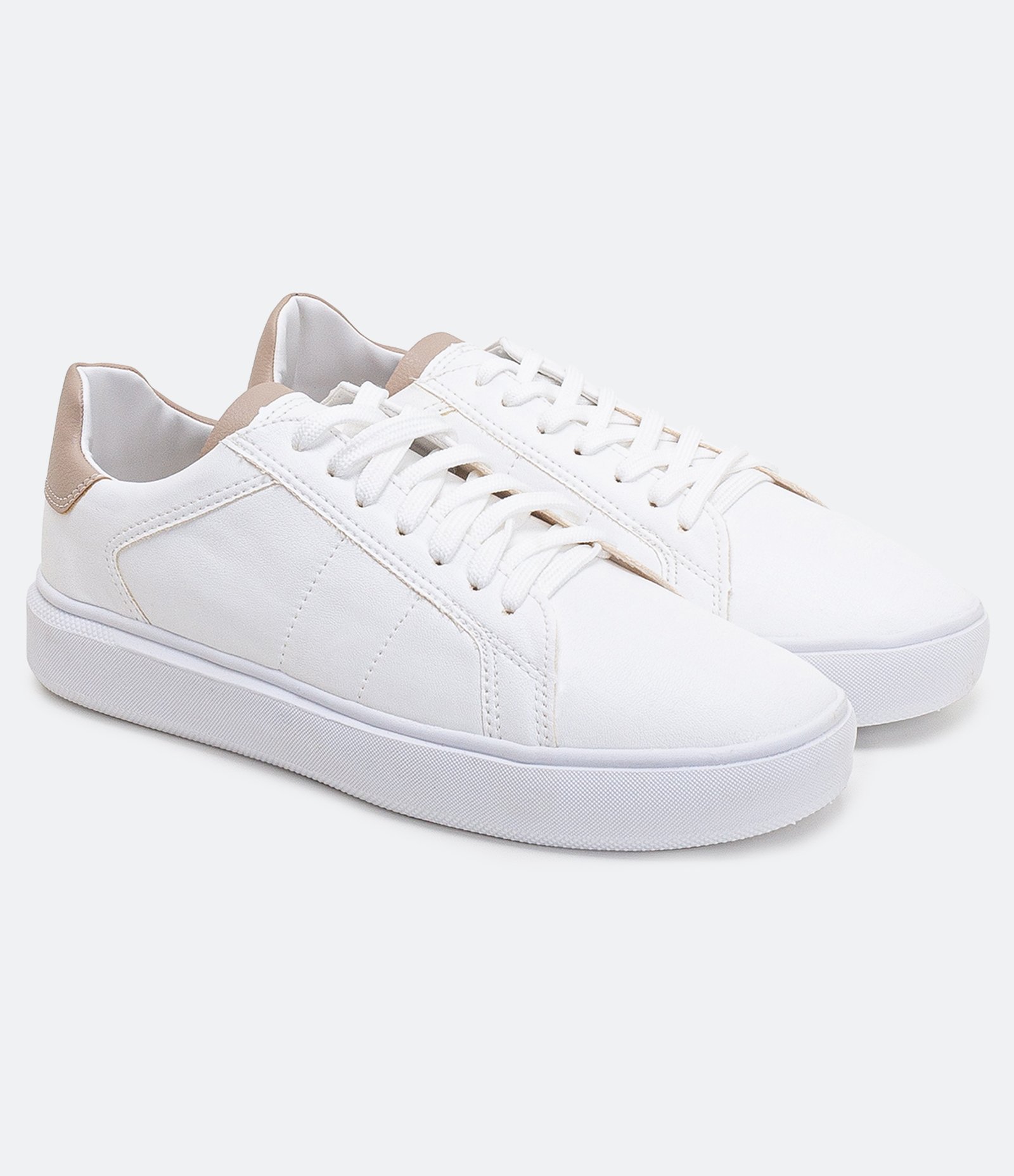 Tênis Cano Baixo com Recortes e Detalhes Contrastantes 1