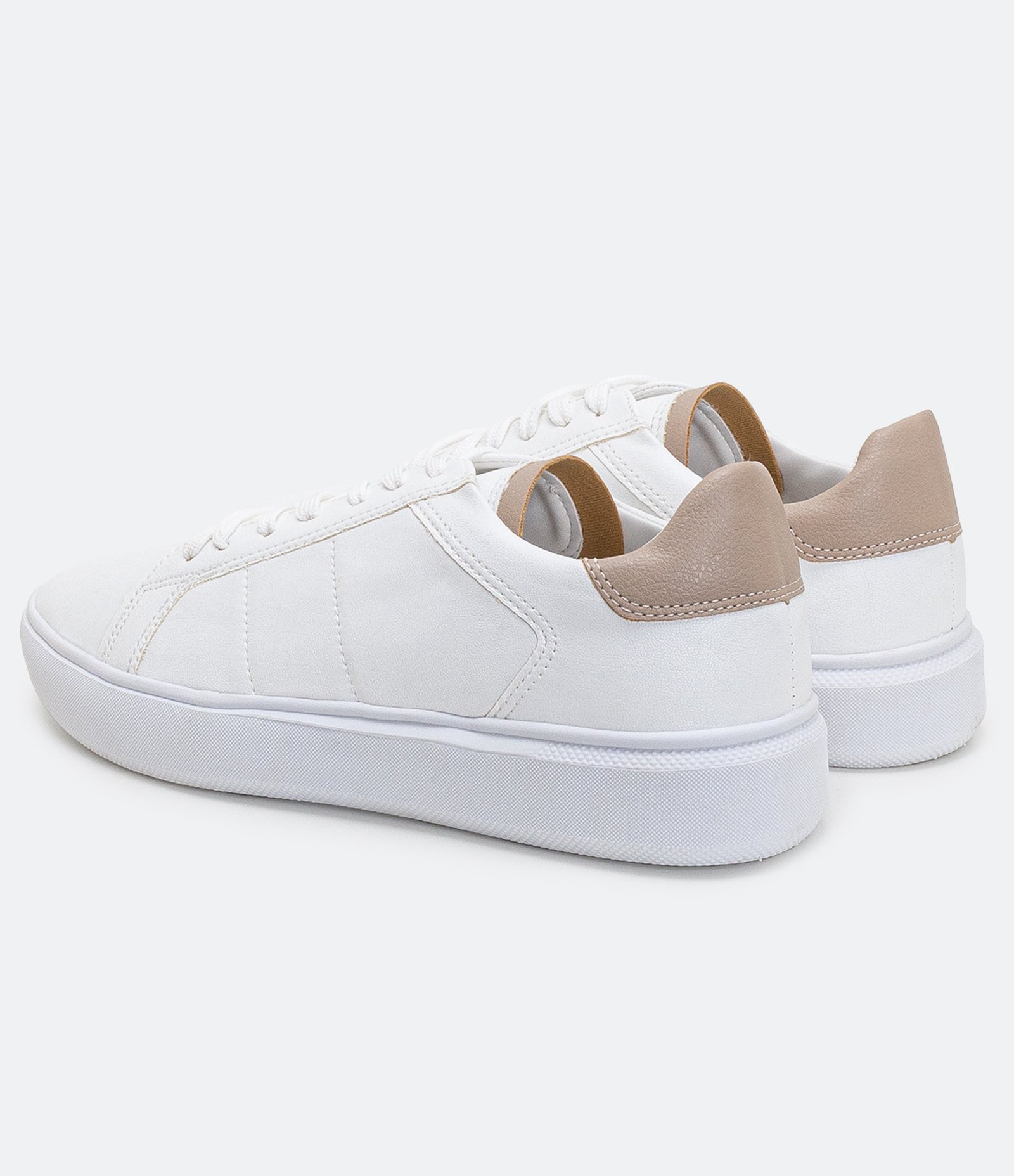 Tênis Cano Baixo com Recortes e Detalhes Contrastantes 4