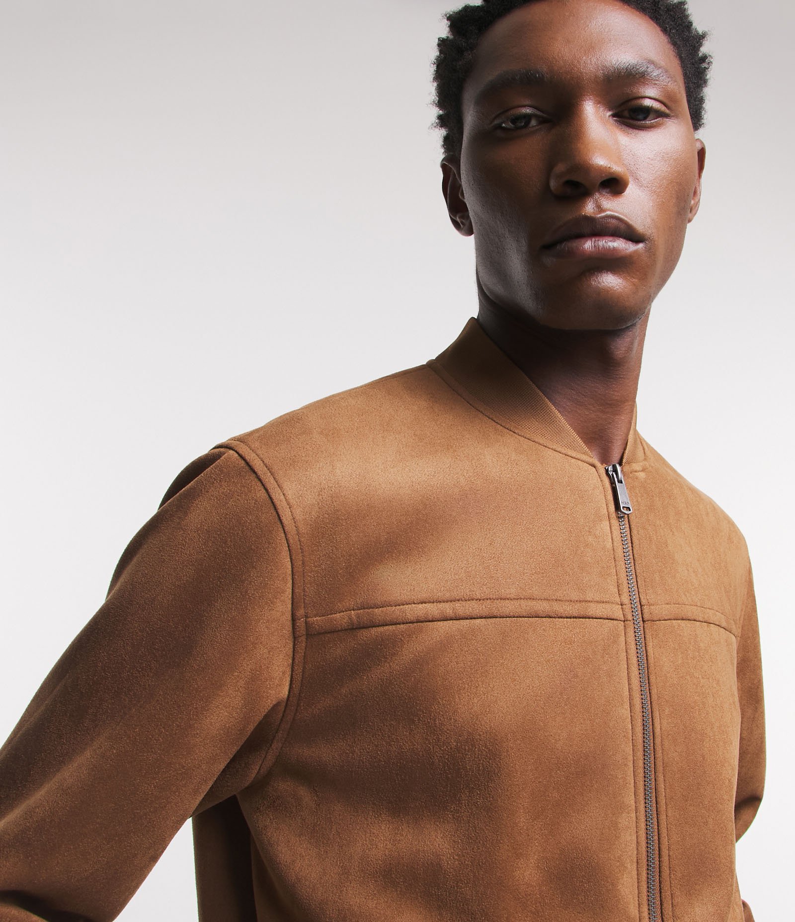 Jaqueta Bomber com Zíper e Bolsos Marrom Café 3