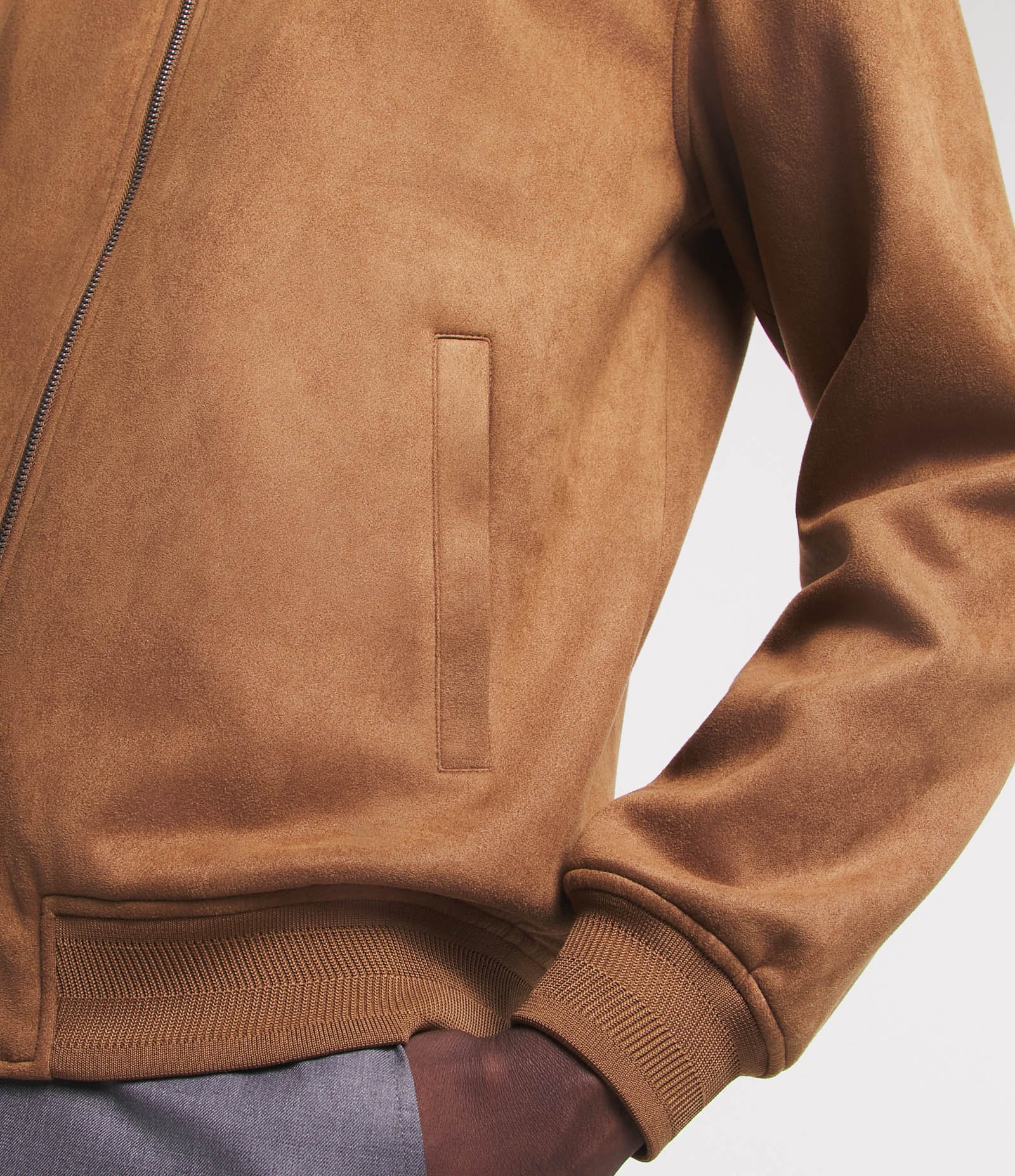 Jaqueta Bomber com Zíper e Bolsos Marrom Café 4