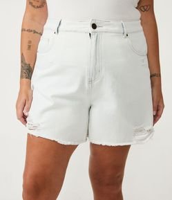 Short Boyfriend en Jeans Delavé con Gastados Curve & Plus Size