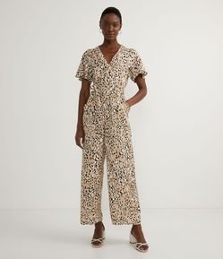 Macacão em Viscose com Estampa Animal Print Onça e Cinto Faixa
