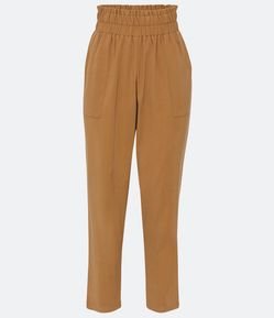 Calça Capri em Viscose com Cós Largo e Bolsos Laterais