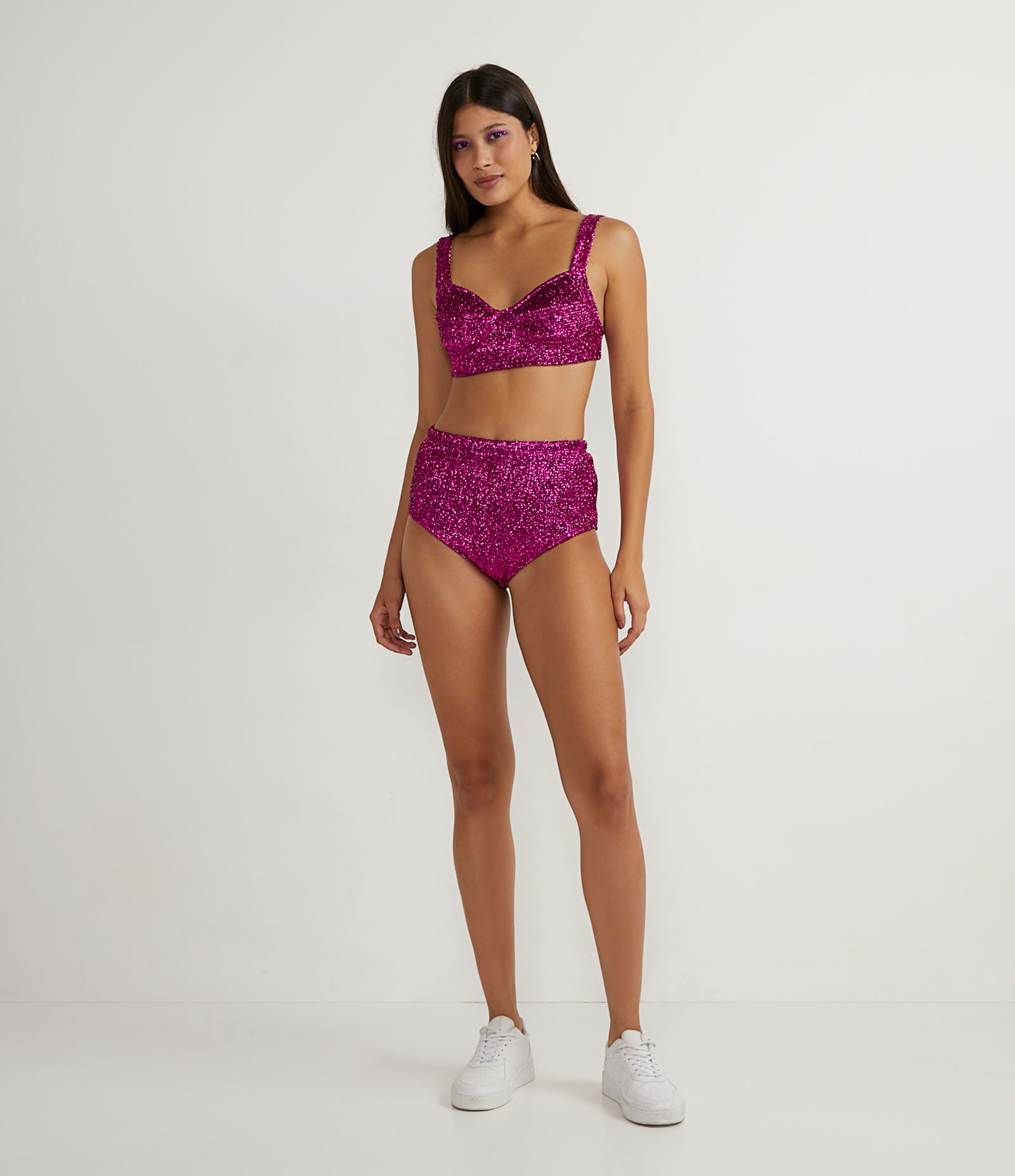 Blusa Regata Cropped em Jersey Metalizado com Decote Coração Rosa 4